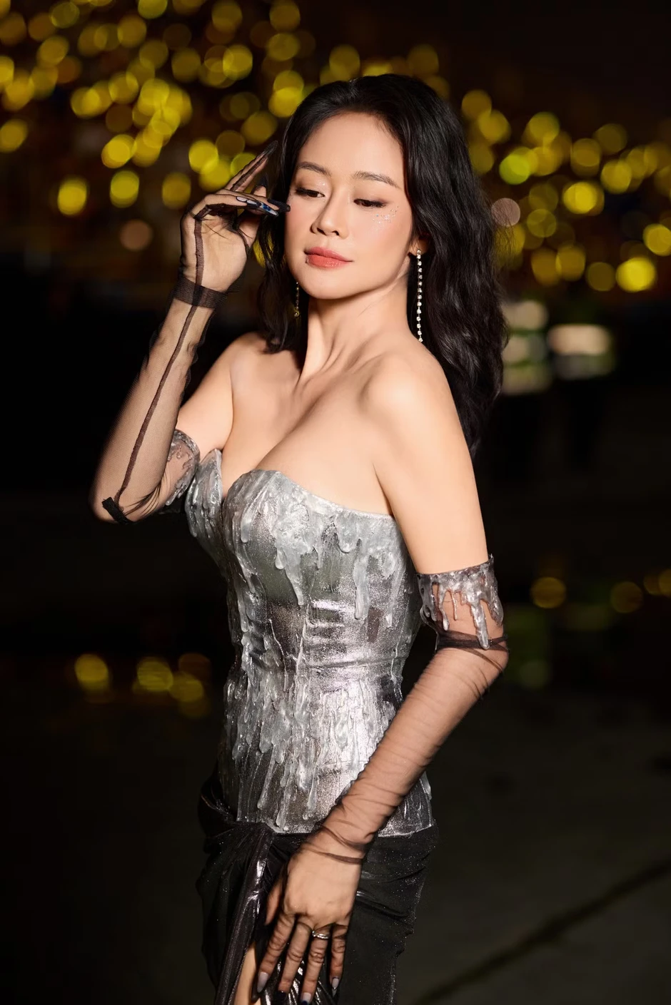 Nữ MC chia sẻ sức ép hâm nóng 20.000 khán giả ở concert Thanh xuân