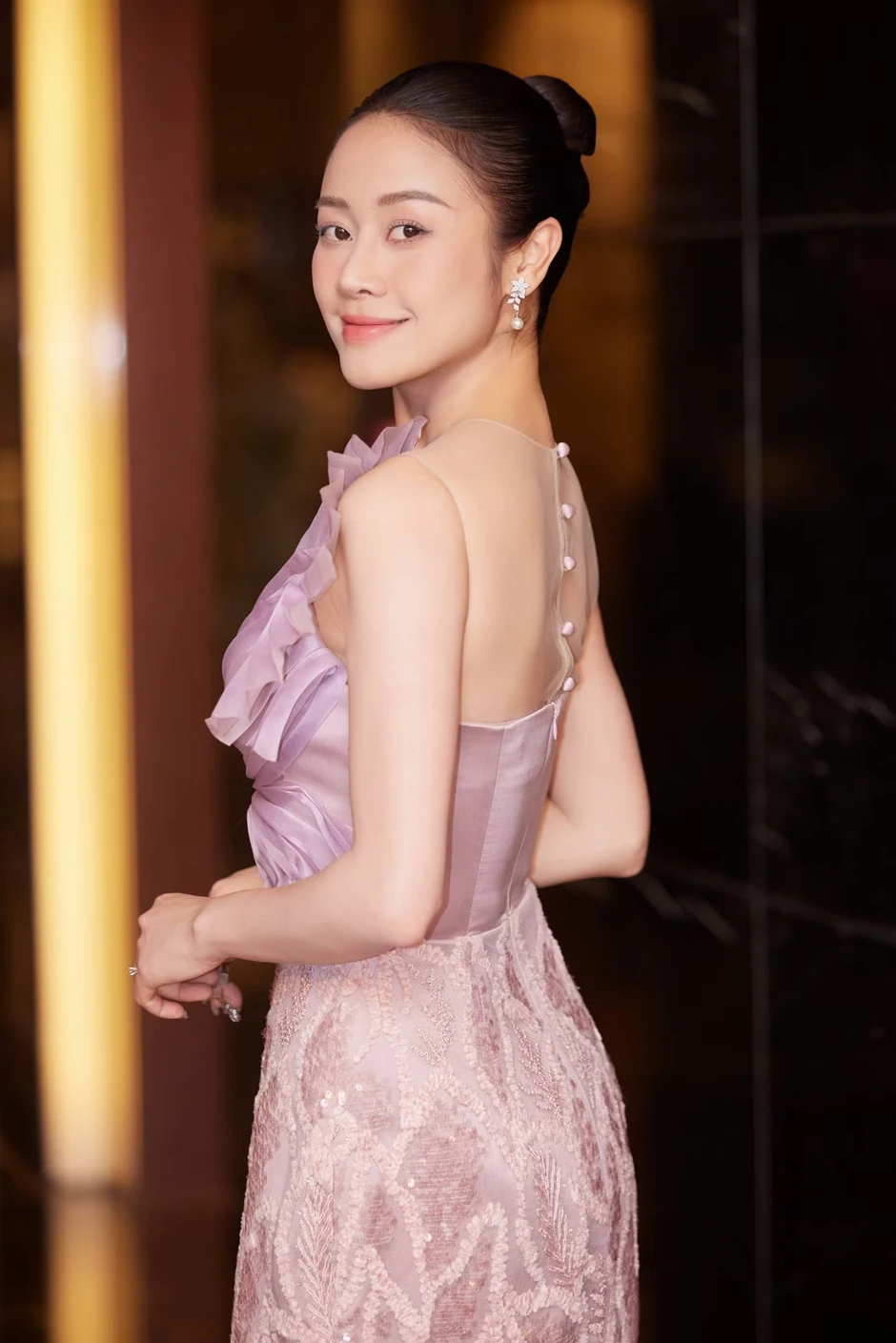 Nữ MC chia sẻ sức ép hâm nóng 20.000 khán giả ở concert Thanh xuân