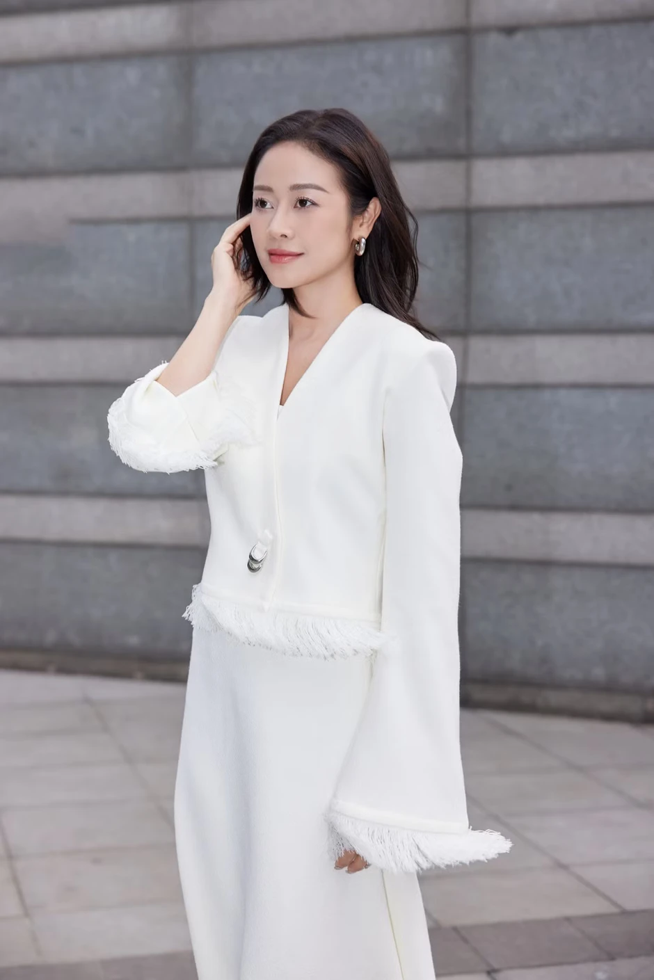 Nữ MC chia sẻ sức ép hâm nóng 20.000 khán giả ở concert Thanh xuân
