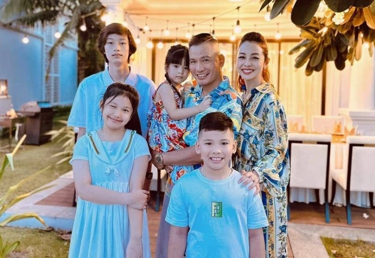 Nữ nghệ sĩ nào đông con nhất showbiz Việt hiện nay? Nữ nghệ sĩ nào đông con nhất showbiz Việt hiện nay?
