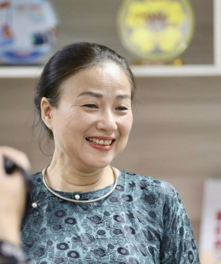 Nữ Phó Giáo sư vào vai từ nông dân đến Nam Phương Hoàng Hậu là ai? Nữ Phó Giáo sư vào vai từ nông dân đến Nam Phương Hoàng Hậu là ai?
