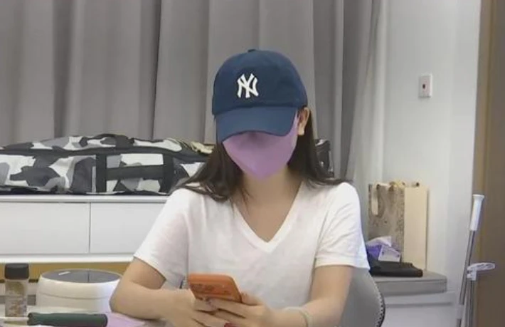 Nữ streamer xinh đẹp bị "cắm sừng", bạn trai ôm hơn tỷ đồng bỏ rơi cô gái không thương tiếc