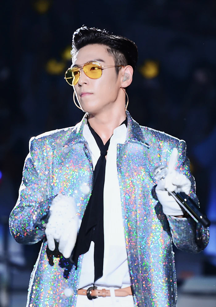 Ông hoàng showbiz hết thời bị đài quốc gia cấm sóng, có ngày chỉ bán được 779 album