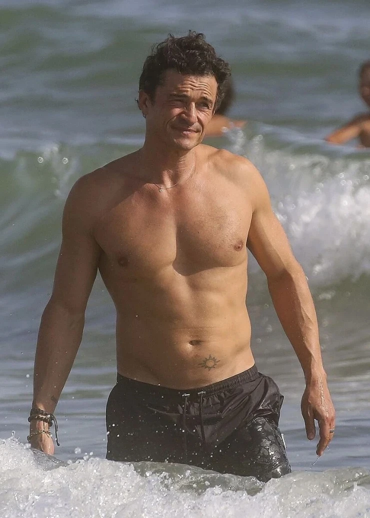 Orlando Bloom đi du lịch Italy cùng bạn gái kém 21 tuổi