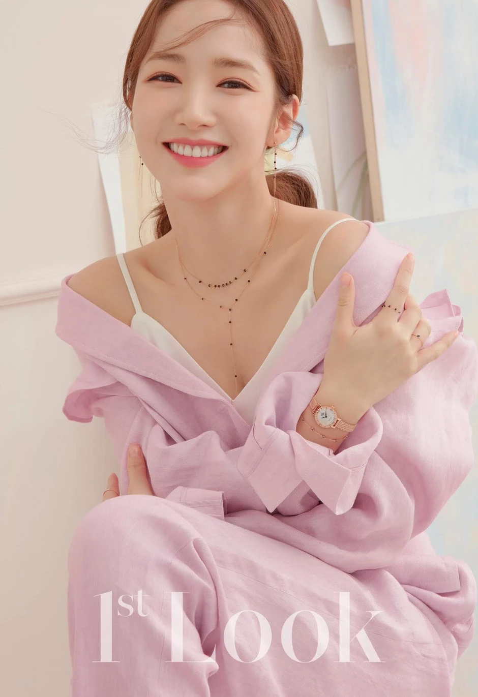 Park Min Young giảm cân đến mức trông lép vế hơn cả fan nữ khi đứng chung khung hình