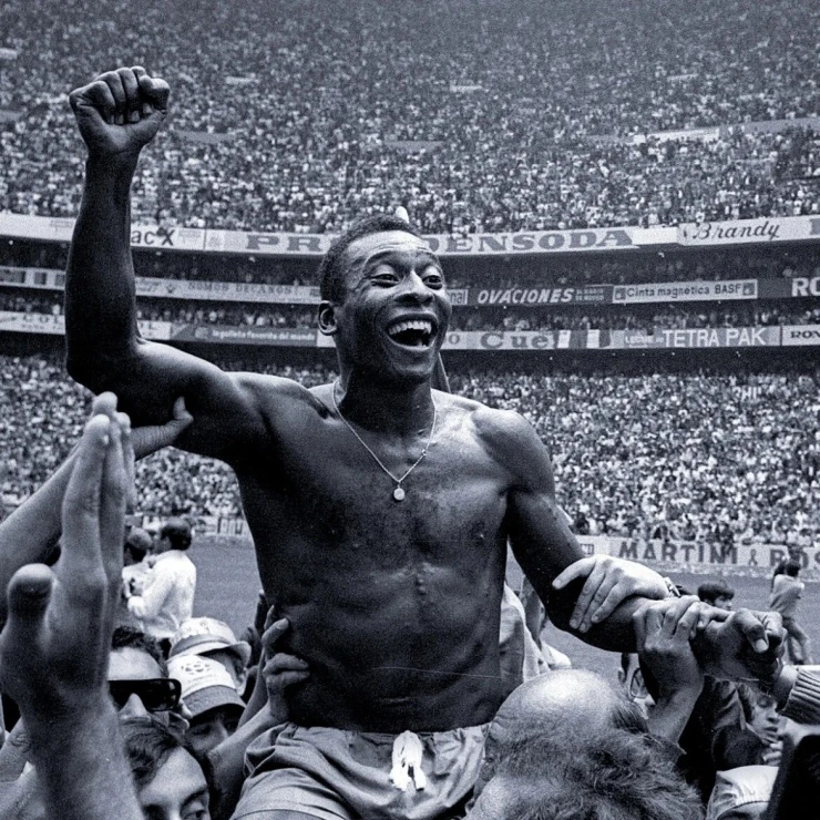 Pelé và Maradona: Khi World Cup tạo ra những vị thánh của văn hóa đại chúng Pelé và Maradona: Khi World Cup tạo ra những vị thánh của văn hóa đại chúng