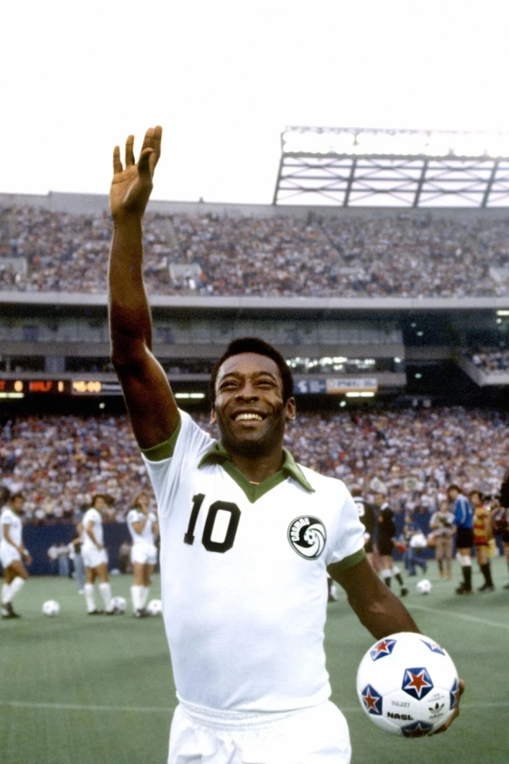 Pelé và Maradona: Khi World Cup tạo ra những vị thánh của văn hóa đại chúng Pelé và Maradona: Khi World Cup tạo ra những vị thánh của văn hóa đại chúng