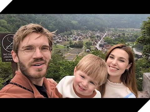 PewDiePie và chương mới tại Nhật Bản: Khi "vị vua YouTube" rời bỏ hào quang để tìm kiếm hạnh phúc đích thực PewDiePie và chương mới tại Nhật Bản: Khi "vị vua YouTube" rời bỏ hào quang để tìm kiếm hạnh phúc đích thực