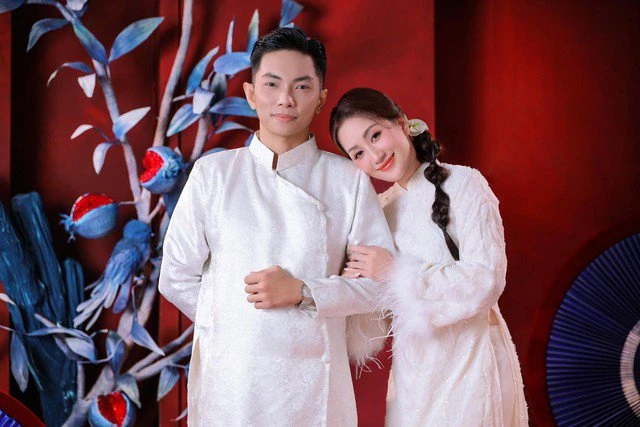 Phan Hiển nhắc Khánh Thi: Hồi đó trốn cha, trốn mẹ bay ra Hà Nội đi theo tiếng gọi trái tim