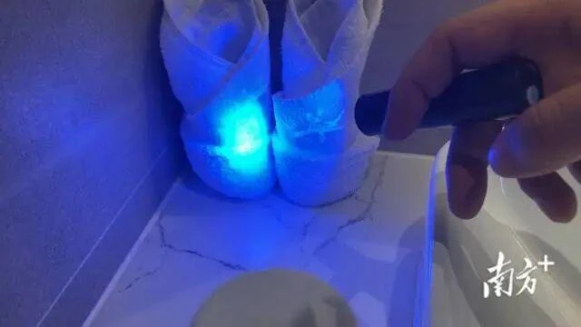 Phát hiện hàng loạt khách sạn nổi tiếng không được thay ga giường, vỏ chăn gối, khăn tắm và cốc nước sau mỗi lượt khách