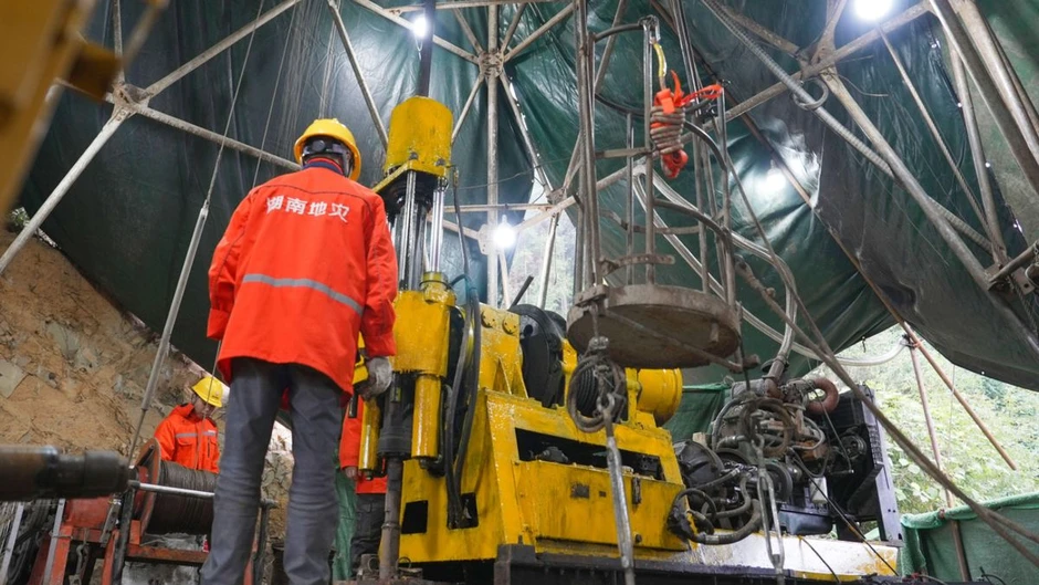 Phát hiện Trung Quốc đang vận hành tháp khoan hơn 30m, đào tìm thứ cả thế giới đang khao khát