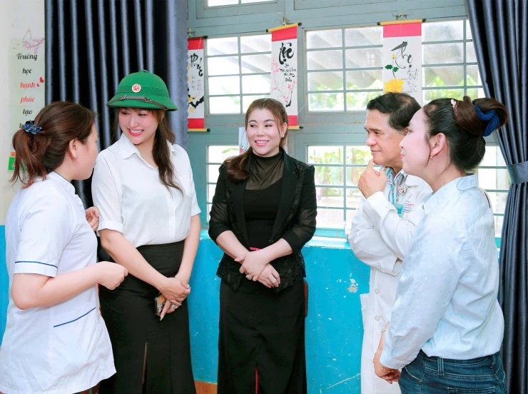 Phi Thanh Vân trải lòng về góc khuất showbiz sau loạt scandal ma túy: Đừng nhìn hiện tượng bên ngoài để phán xét
