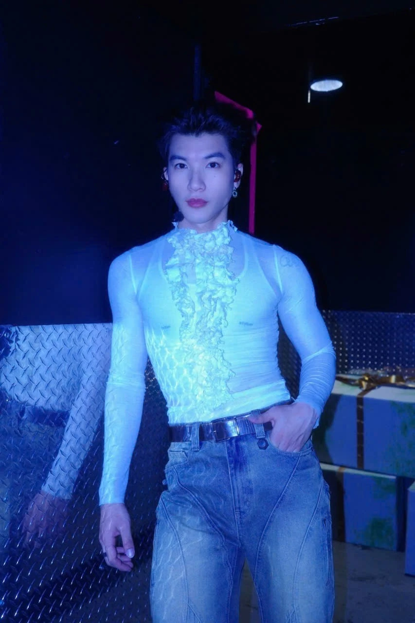 Phía sau xu hướng nữ tính hóa ở Idol nam