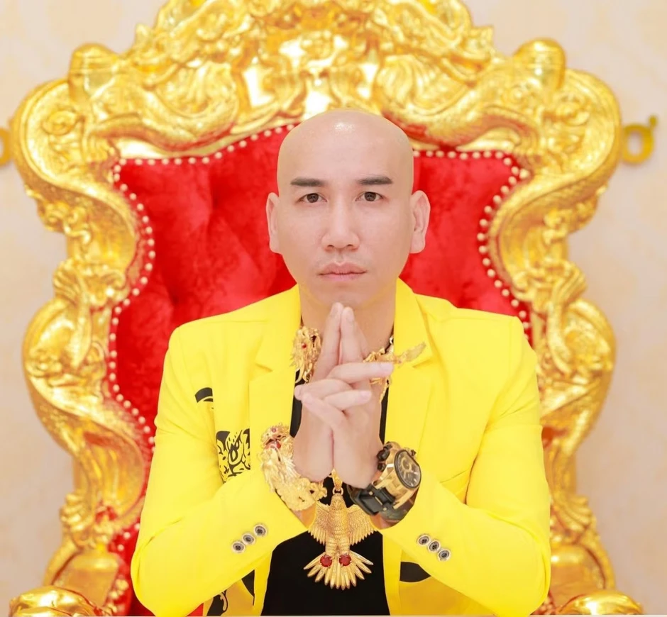 Phú Lê vừa bị bắt - giang hồ mạng có loạt MV hàng chục triệu view Phú Lê vừa bị bắt - giang hồ mạng có loạt MV hàng chục triệu view