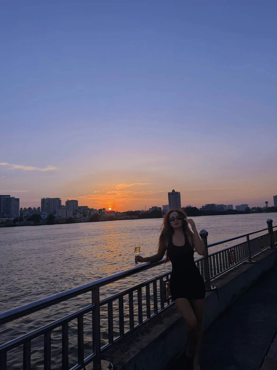 Phương Ly xả kho ảnh cỡ này, fan nam lập tức muốn nhảy điệu tango! Phương Ly xả kho ảnh cỡ này, fan nam lập tức muốn nhảy điệu tango!