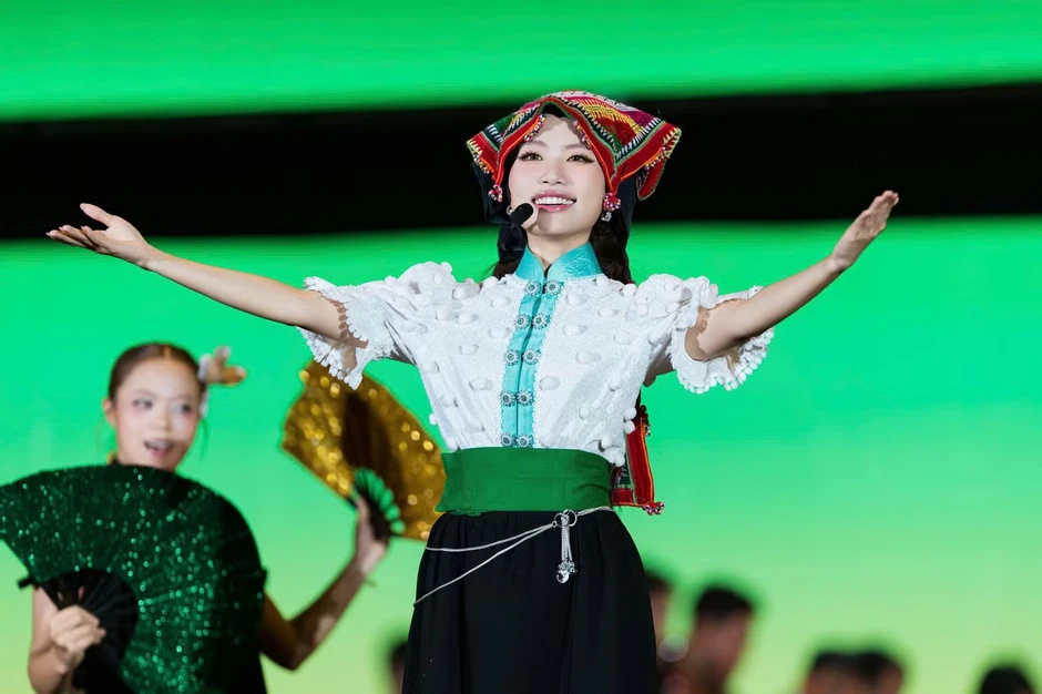 Phương Mỹ Chi làm đám cưới ở TPHCM, 5.000 khán giả đến dự Phương Mỹ Chi làm đám cưới ở TPHCM, 5.000 khán giả đến dự