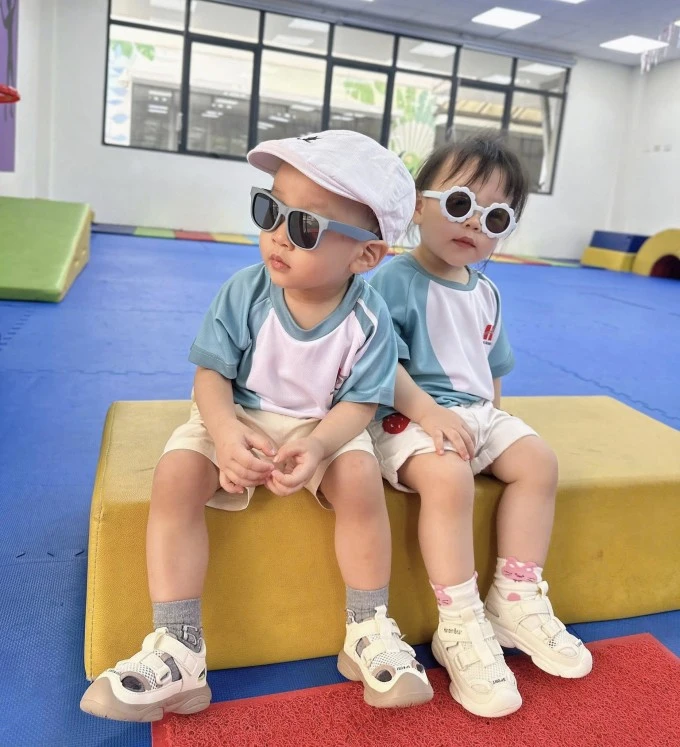 Phương Oanh khen con trai 2 tuổi nghiêm túc và trách nhiệm