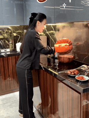 Phương Oanh trở lại với clip mới: tiết lộ các chi tiết đáng chú ý