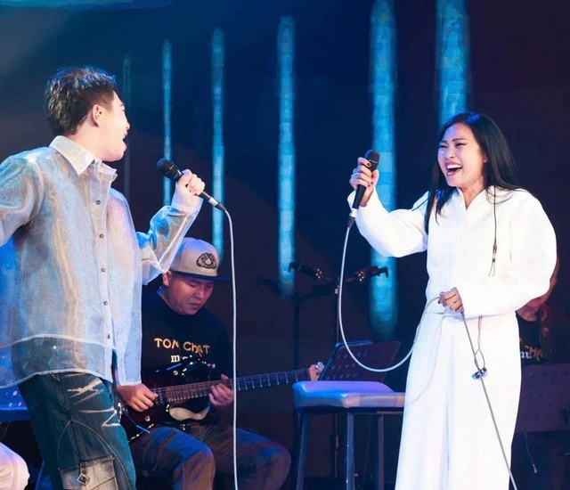 Phương Thanh tái sinh bản hit đình đám của Tùng Dương Phương Thanh tái sinh bản hit đình đám của Tùng Dương