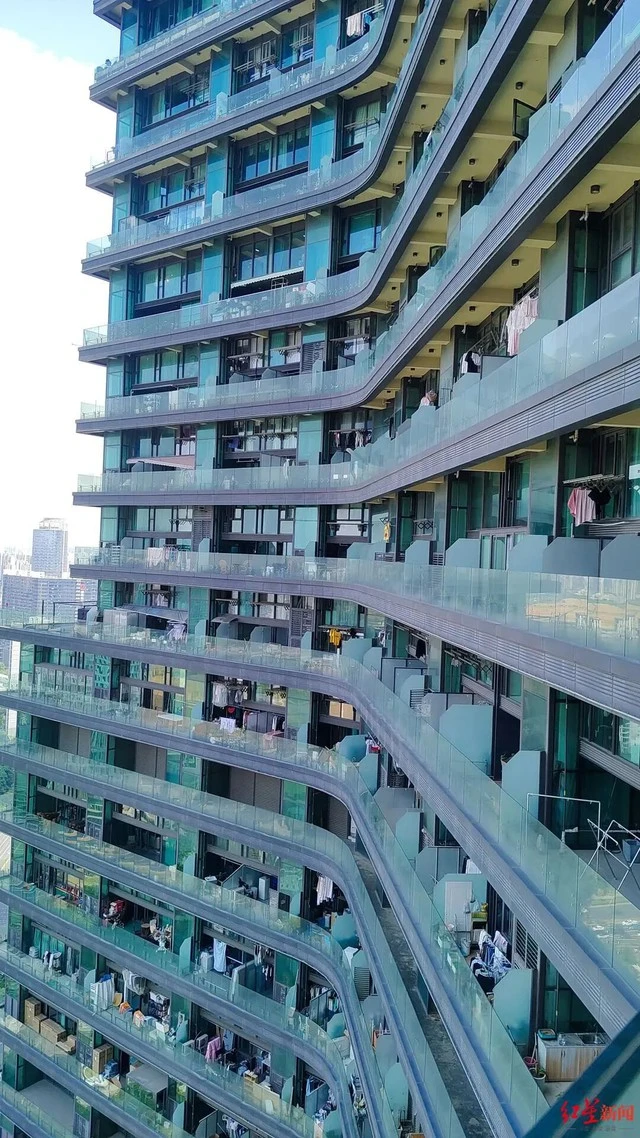 Quần áo mặc 3 năm vẫn hoàn về lấy tiền: Chính sách TMĐT xứ Trung khiến "khu phố streamer" bị cấm mua hàng online như thế nào? Quần áo mặc 3 năm vẫn hoàn về lấy tiền: Chính sách TMĐT xứ Trung khiến "khu phố streamer" bị cấm mua hàng online như thế nào?