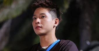 Quân A.P bất ngờ lên hot search