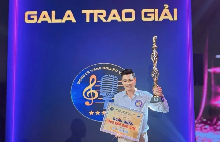 Quán quân Giọng ca vàng Bolero từng thi trượt đại học, đi xuất khẩu lao động