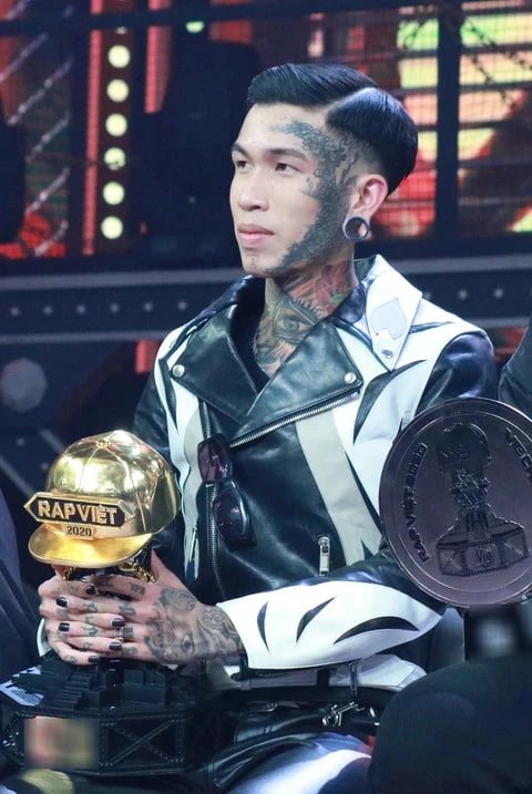 Quán quân Rap Việt chấm album của Quán quân Anh Trai Say Hi 1 sao