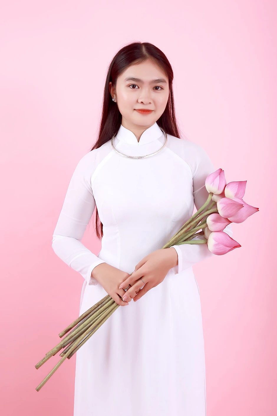 Quán quân Việt bị gia đình báo mất tích: Cả tuổi thơ không được yên thân chỉ vì hát hay