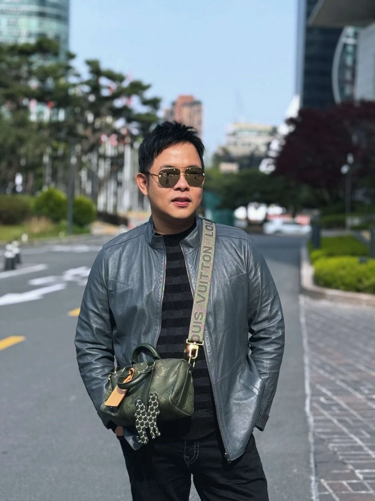 Quang Lê nói gì khi bị tố ăn chặn tiền khách?