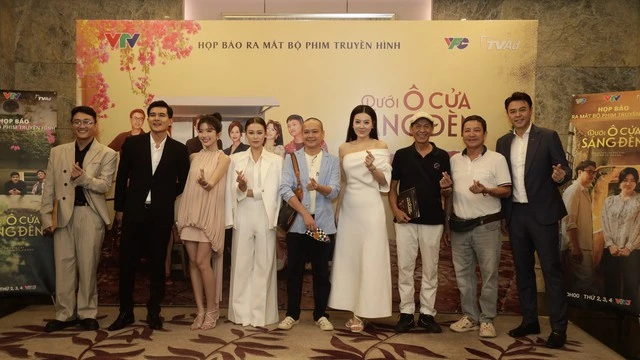 Quang Sự làm bố đơn thân khó tính, chi li tiền nong trong phim mới