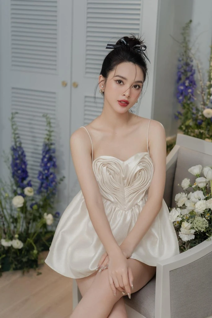 Quỳnh Lương làm mẹ từ năm 18 tuổi, nhan sắc xinh đẹp nhưng cuộc đời lắm truân chuyên