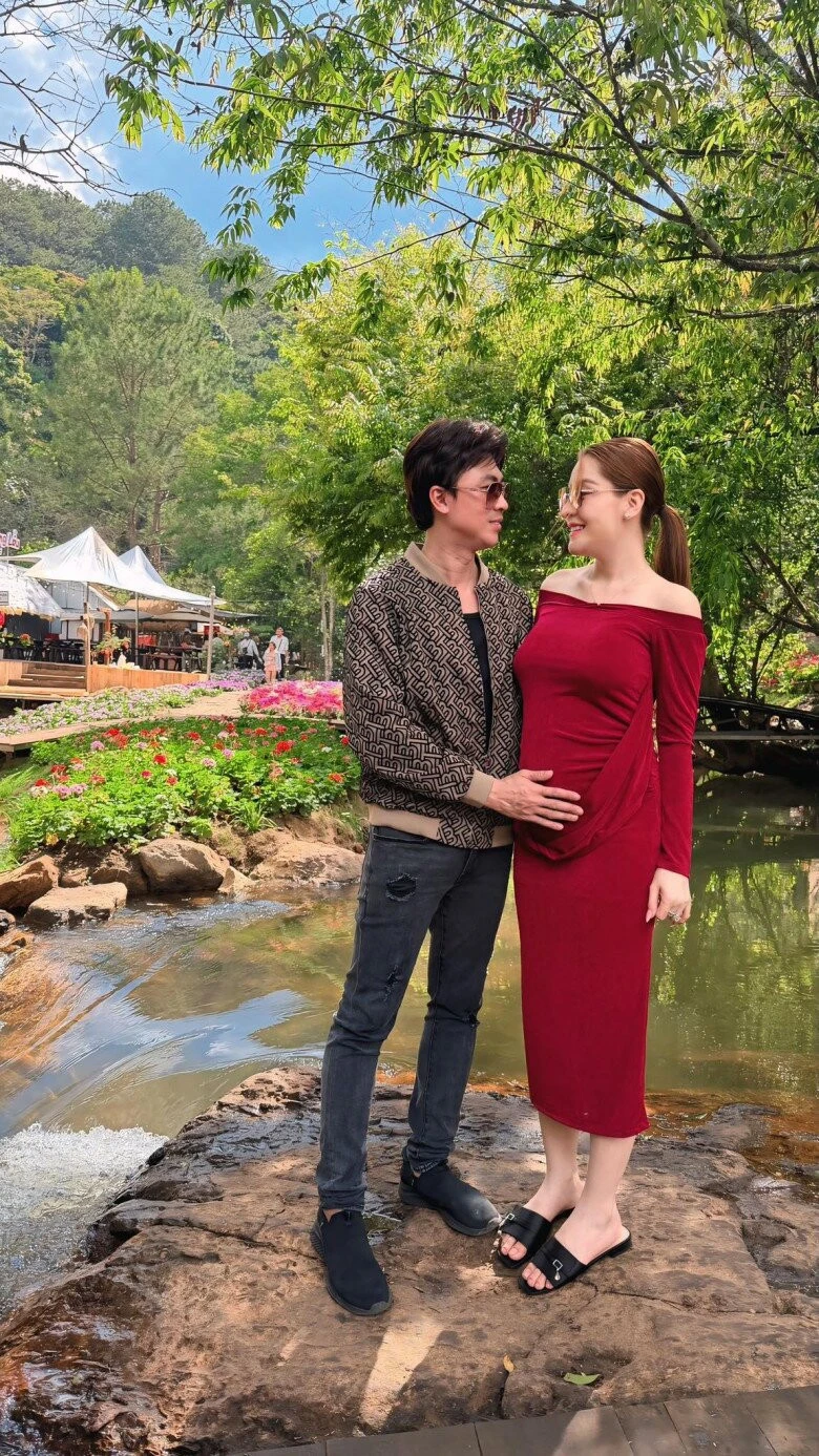 Saka Trương Tuyền sinh con với Hồ Việt Trung