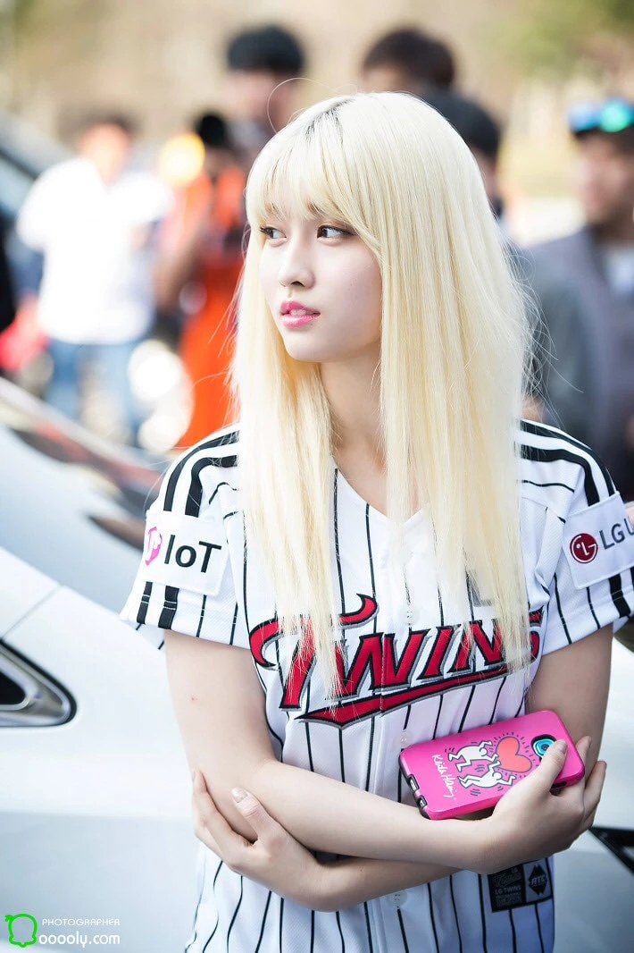 Sana và Momo (TWICE) thắng tuyệt đối trend hot nhất giới thể thao, trí tuệ nhân tạo phải chào thua