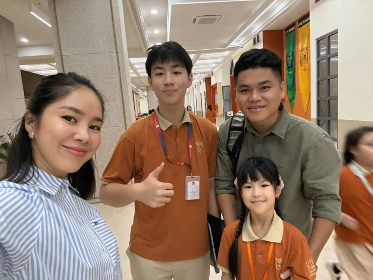 Sao Việt nô nức đưa con đi khai giảng năm học mới