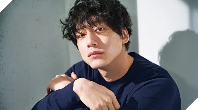 Sau hơn 1 năm vướng ồn ào tình cảm với Nagano Mei: Nam tài tử Sakaguchi Kentaro bất ngờ thông báo kết hôn cùng bạn gái ngoài ngành giải trí