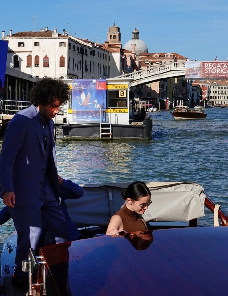 Selena Gomez và chồng du ngoạn Venice