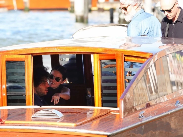 Selena Gomez và chồng du ngoạn Venice