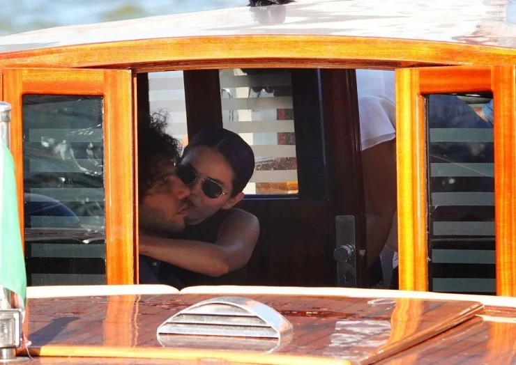 Selena Gomez và chồng du ngoạn Venice