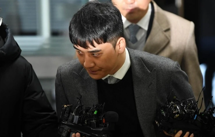 Seungri vướng đơn tố cáo hành hung, T.O.P hủy show giữa lúc BIGBANG kỷ niệm 20 năm