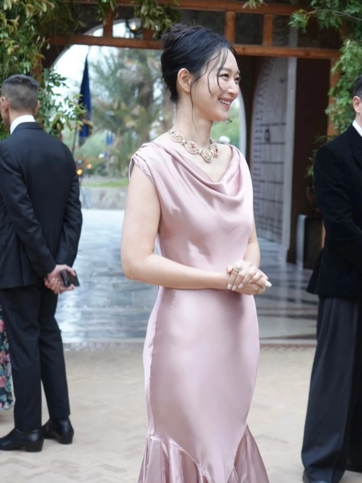 Shin Min Ah hóa “nữ thần giáng thế” ở sự kiện cao cấp tại Maroc: Khoe body bốc lửa xứng đáng phong thần, nhìn xuống hông quả táo mà sốc