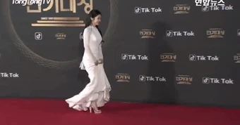 Showbiz có mỹ nhân là ngoại lệ của tuổi tác, vì một câu nói mà bị cấm sóng