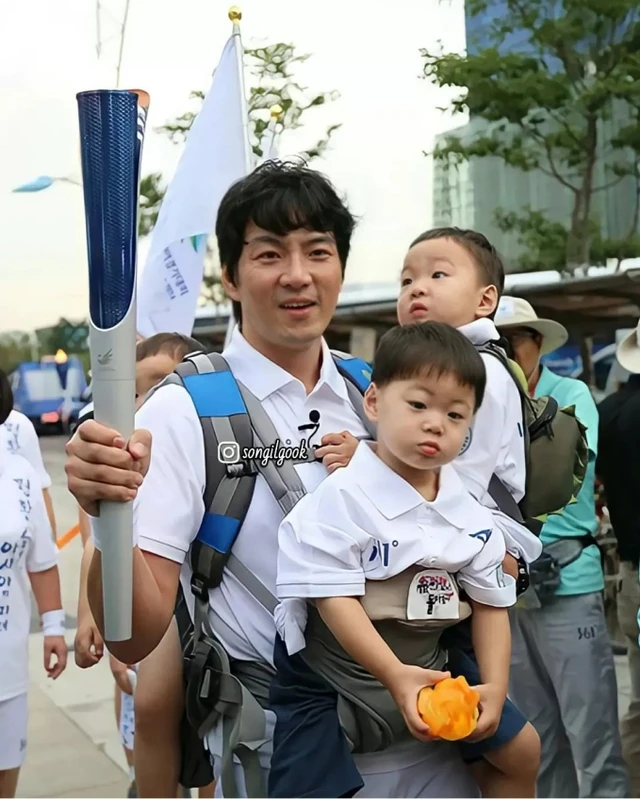 Sốc với chiều cao không tưởng của 3 “em bé quốc dân” Daehan - Minguk - Manse ở tuổi 14: Có bé sắp vượt 1m90 Sốc với chiều cao không tưởng của 3 “em bé quốc dân” Daehan - Minguk - Manse ở tuổi 14: Có bé sắp vượt 1m90