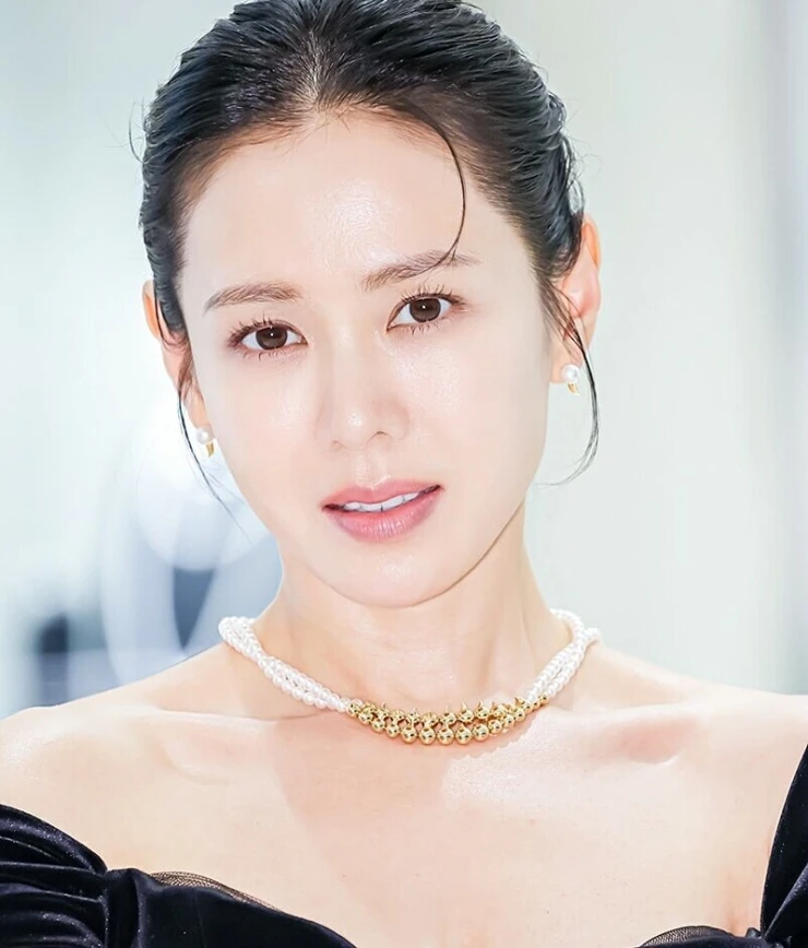 Son Ye Jin: Làm mẹ hạnh phúc nhưng không dễ dàng