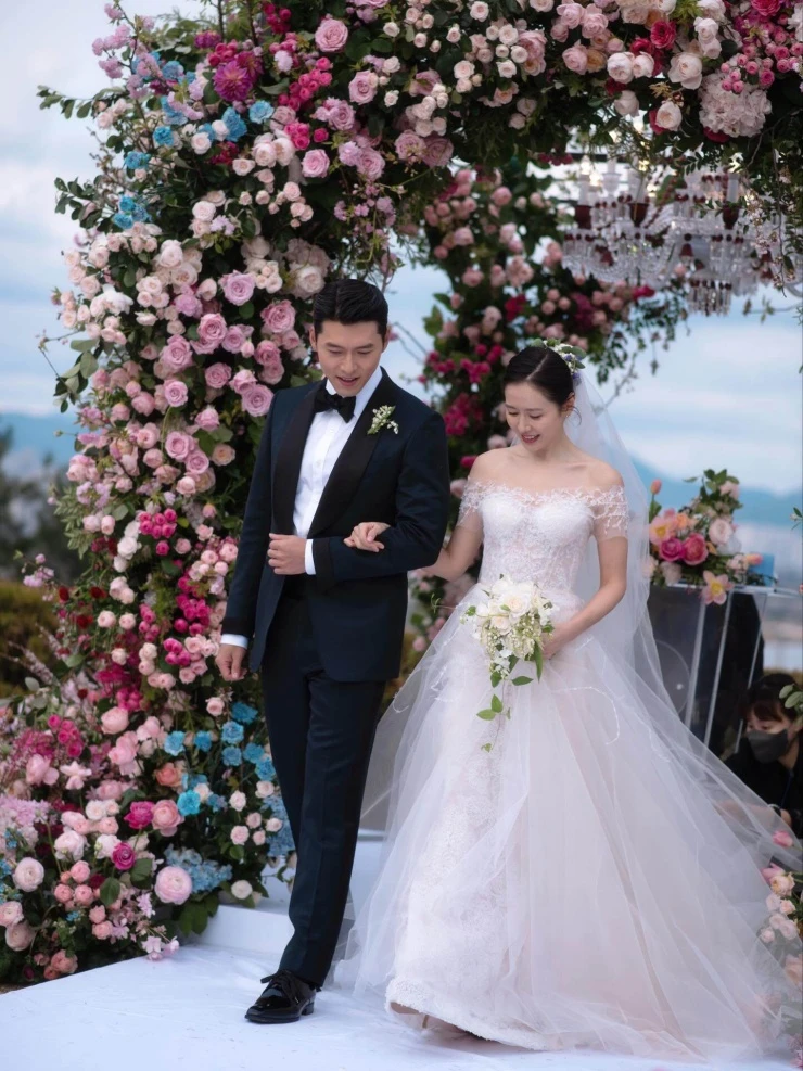 Son Ye Jin: Làm mẹ hạnh phúc nhưng không dễ dàng
