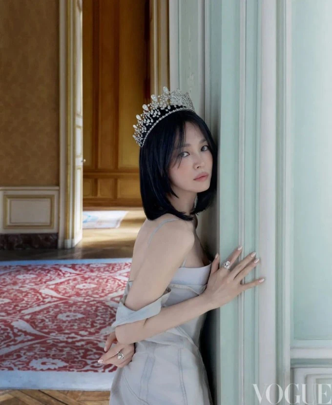 Song Hye Kyo: Tôi học cách cho đi tình yêu