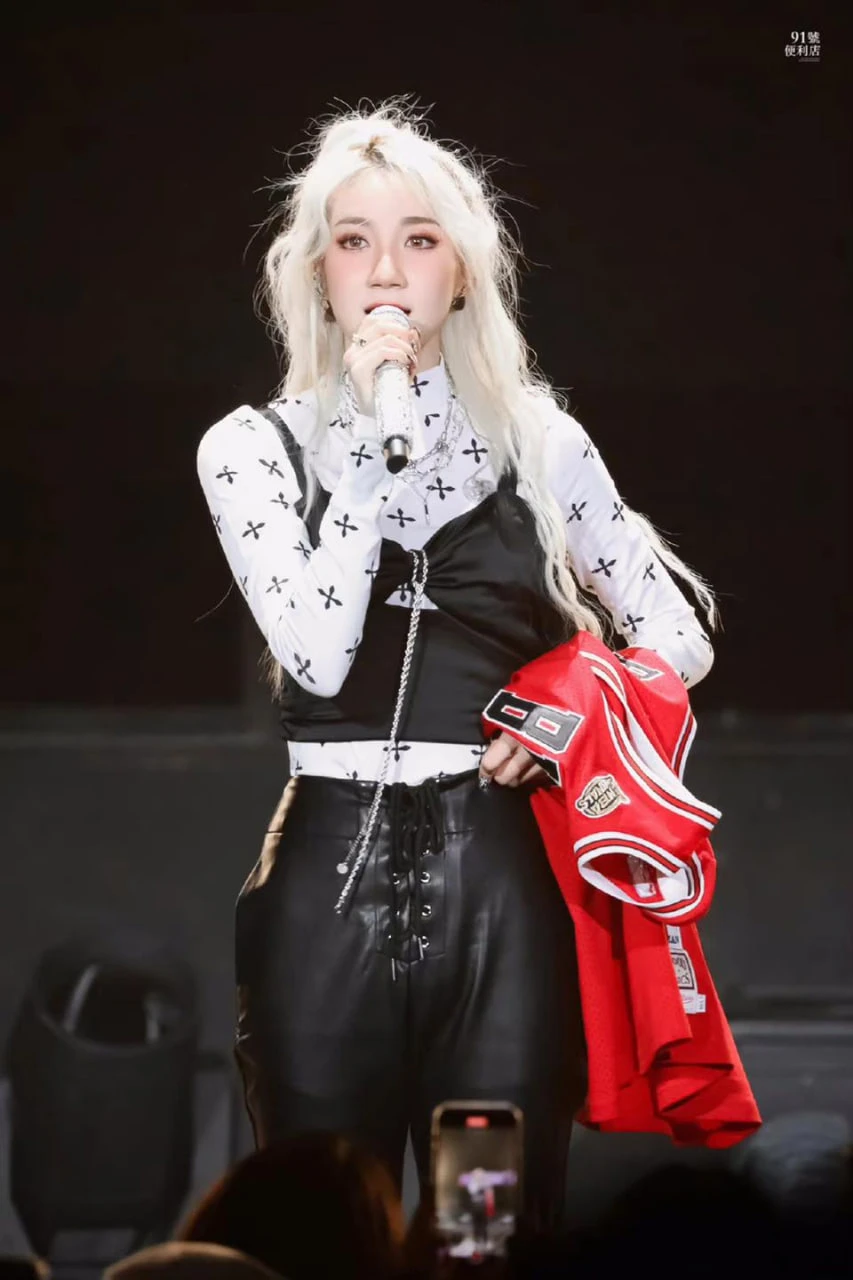 Sự hết thời của 1 mỹ nhân: Hủy concert vì ế ẩm, giờ bán vé chỉ còn 150 nghìn đồng