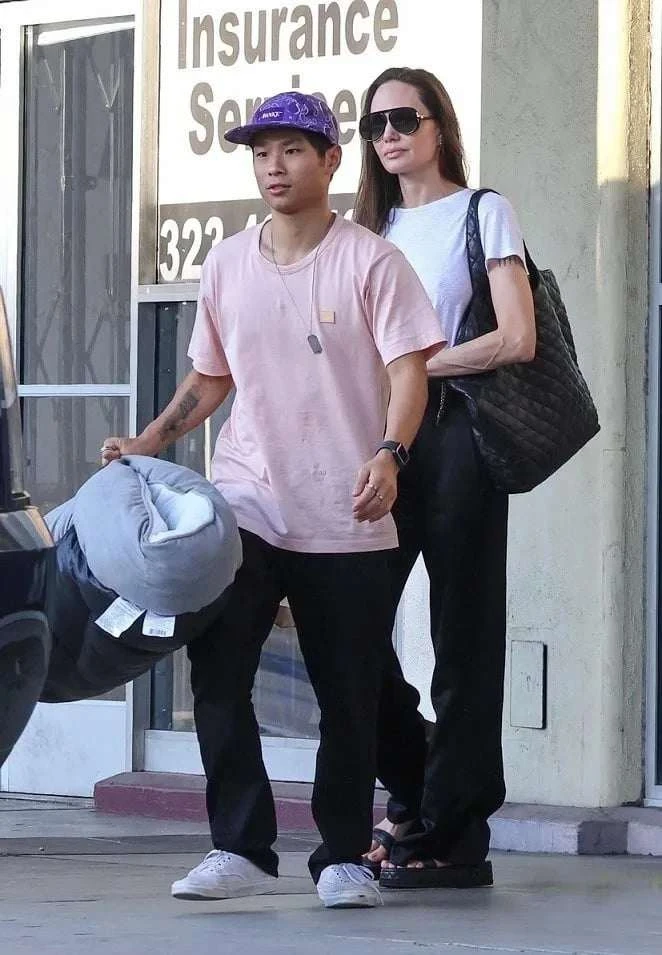 Sự thật về thông tin con trai nuôi gốc Việt của Angelina Jolie đột ngột qua đời