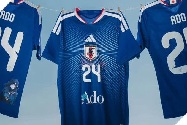 Sức nóng World Cup tại Tokyo: "Quái vật nhạc số" Ado hóa tượng thần may mắn, tiếp lửa cho đội tuyển Nhật Bản
