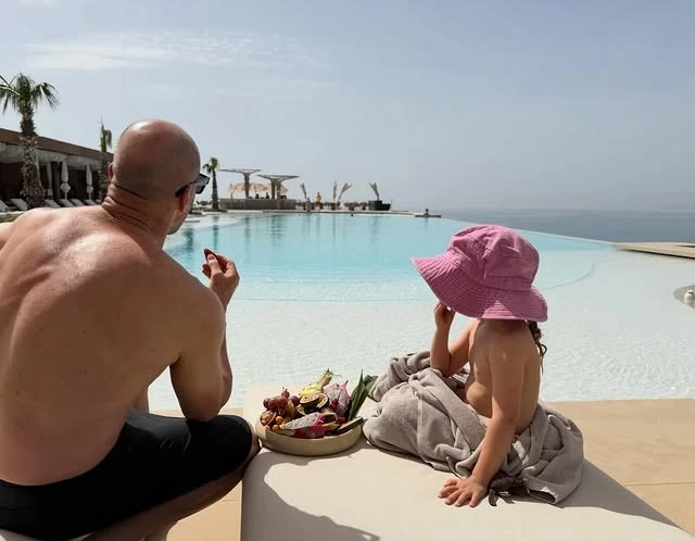 Tài tử Jason Statham và vị hôn thê mua biệt thự 25 triệu USD