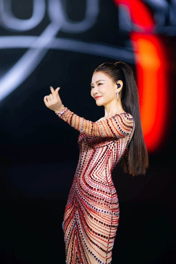 Tái xuất sau 5 năm, Hương Tràm muốn chứng minh điều gì?